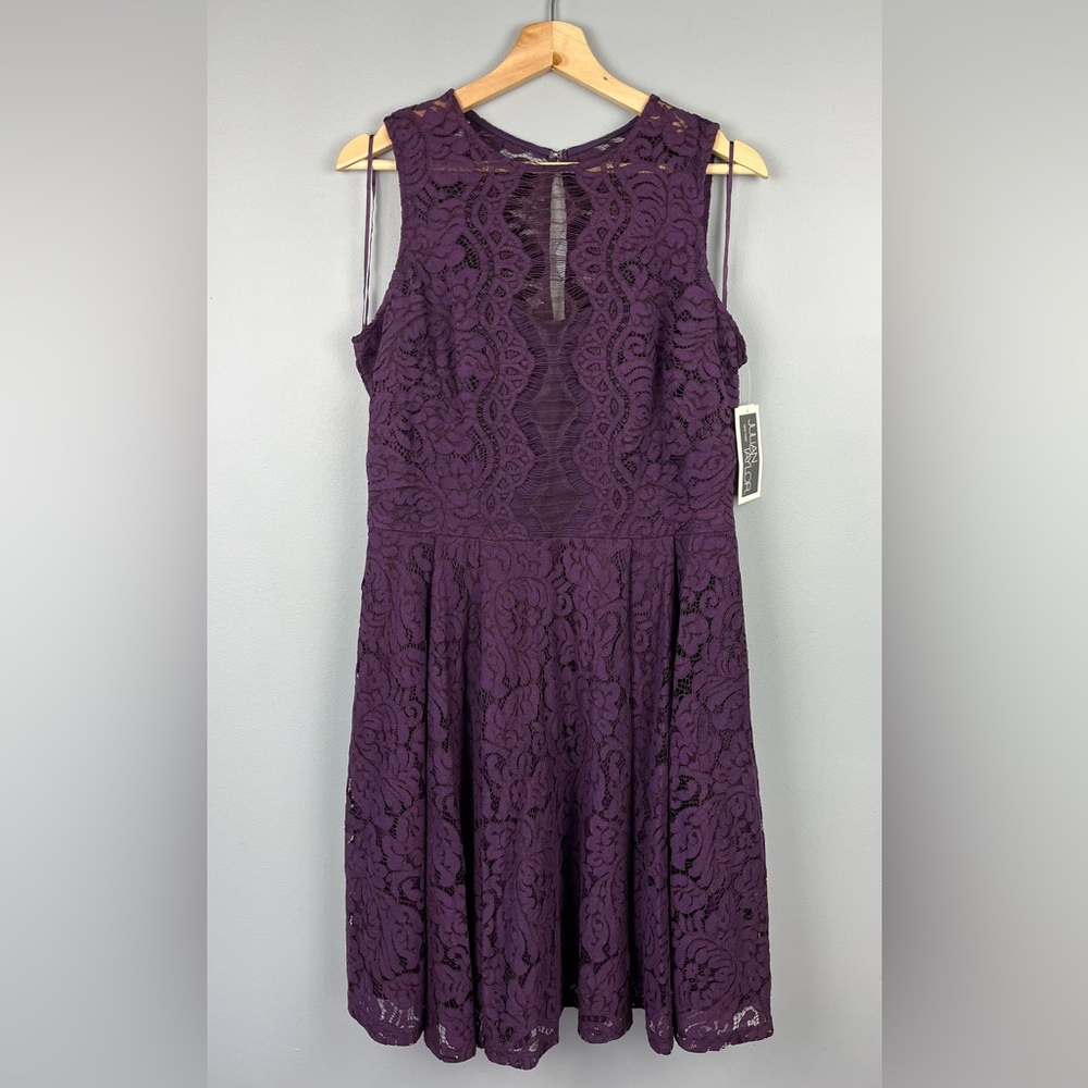 Julian Taylor US 12 Elegant Purple Lace Dress
